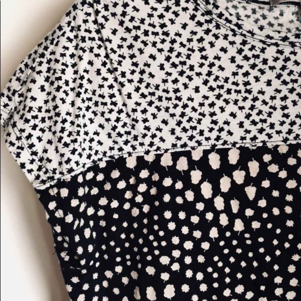 GAP patterned cap-sleeved tee